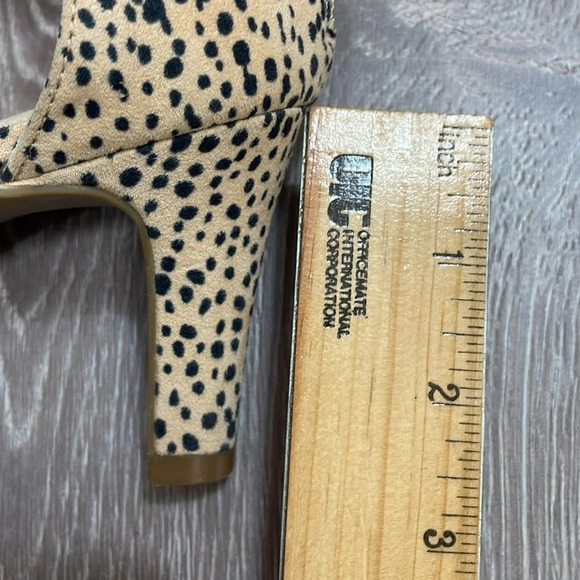 LifeStride Giovanna 2 Cheetah Pumps 7 - Picture 14 of 16